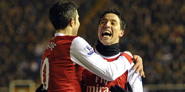 Review: Arsenal Tetap Jaga Jarak