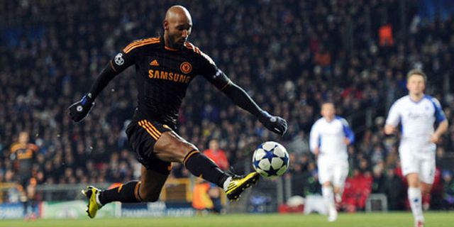 Review: Dua Gol Anelka Menangkan Chelsea
