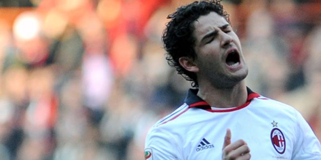 Pato Meratapi Nasib Rossoneri Pato Meratapi Nasib Rossoneri