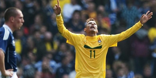Review: Neymar Sukses Unjuk Gigi di Inggris