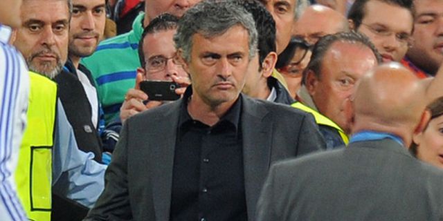 UEFA Resmi Jatuhkan Hukuman Pada Mourinho