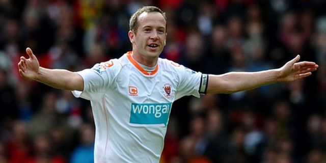 Deal! Charlie Adam Menuju Anfield Deal! Charlie Adam Menuju Anfield