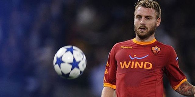 Roma Tegaskan Tak Akan Jual De Rossi Roma Tegaskan Tak Akan Jual De Rossi