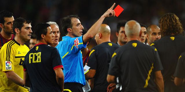 Isu Rasisme Warnai Insiden Ozil dan David Villa