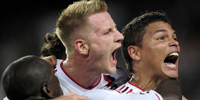 Review: Thiago Silva Buyarkan Kemenangan Barca Review: Thiago Silva Buyarkan Kemenangan Barca