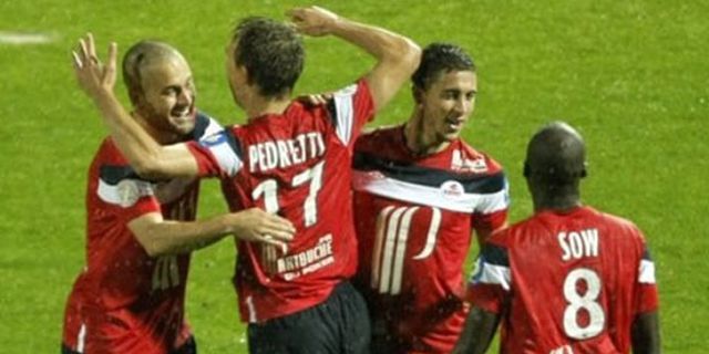 Joe Cole Cetak Gol Perdana di Prancis Joe Cole Cetak Gol Perdana di Prancis