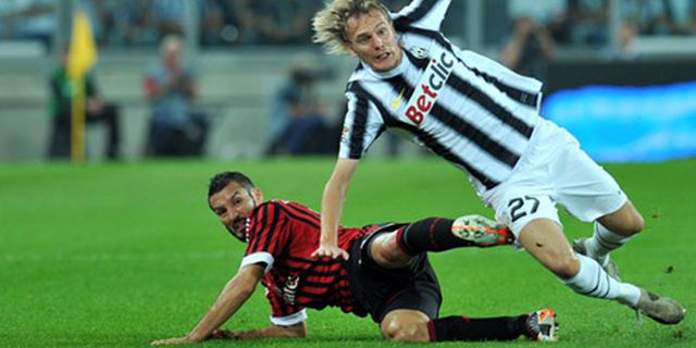 Zambrotta Yakin Milan Bakal Bangkit