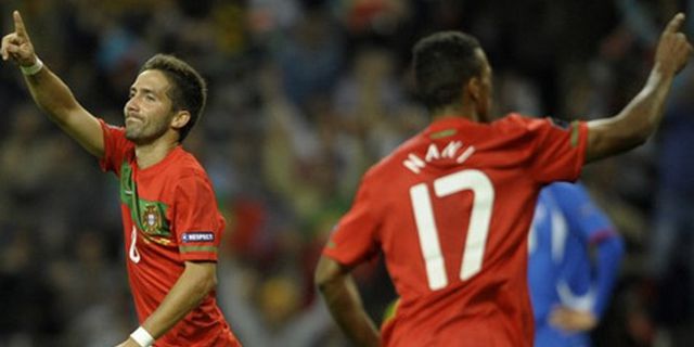 Review: Hujan Gol, Portugal Libas Islandia