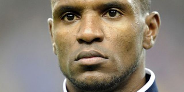 AC Milan dan PSG Berebut Eric Abidal