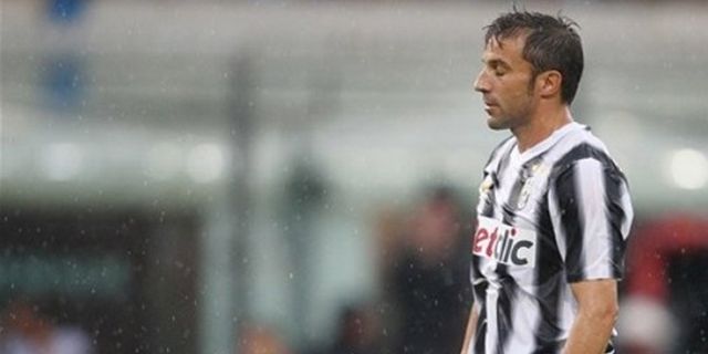 Dibuang Juve, Del Piero Putuskan Pensiun? Dibuang Juve, Del Piero Putuskan Pensiun?