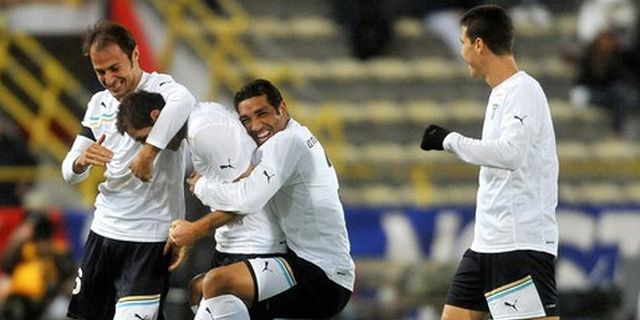 Review: Tundukkan Bologna, Lazio ke Posisi Dua Review: Tundukkan Bologna, Lazio ke Posisi Dua