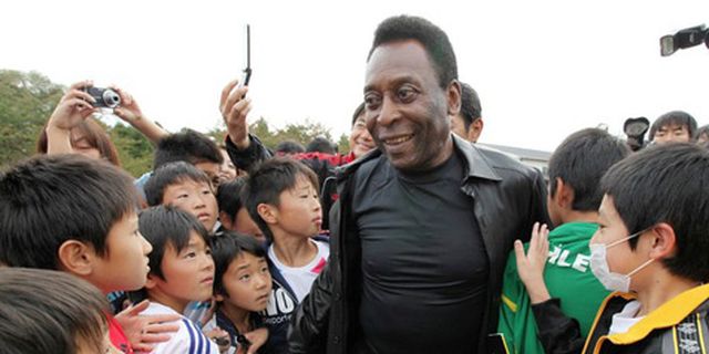 Pele: Saya Pemain Sepakbola Terhebat Pele: Saya Pemain Sepakbola Terhebat