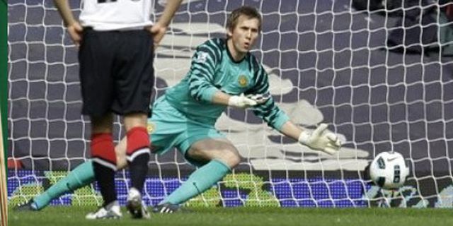 United Siap Lepas Kuszczak