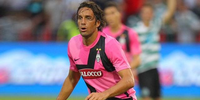 Nyetir Sambil Mabuk, SIM Luca Toni Dicabut Nyetir Sambil Mabuk, SIM Luca Toni Dicabut
