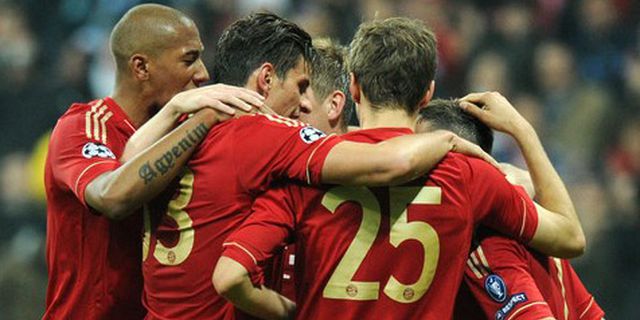 Review: Gomez Hattrick, Bayern Tetap di Puncak