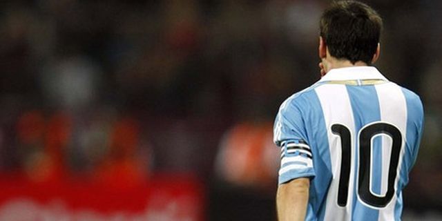 Messi Seharusnya Menjadi Kapten Argentina Messi Seharusnya Menjadi Kapten Argentina