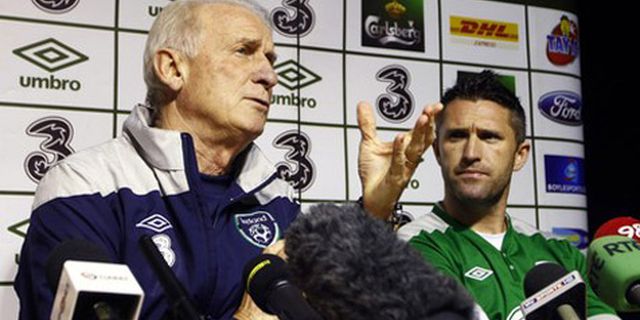 Denis Irwin Optimis Irlandia Lolos ke Piala Eropa Denis Irwin Optimis Irlandia Lolos ke Piala Eropa