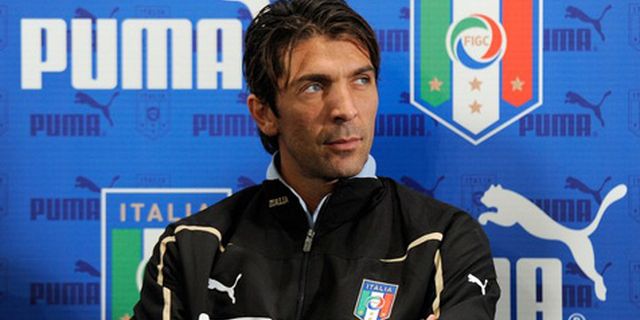 Buffon: Saya Bangga Dekati Rekor Dino Zoff Buffon: Saya Bangga Dekati Rekor Dino Zoff