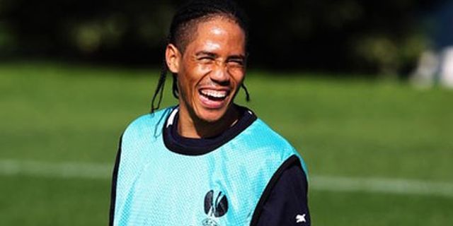 Pienaar Tak Menyesal Gabung Spurs