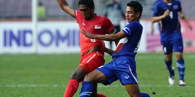 Sepak Bola: Singapura Taklukkan Thailand Sepak Bola: Singapura Taklukkan Thailand
