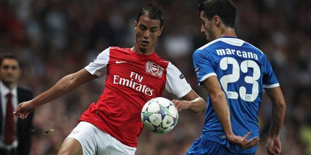 Chamakh Akui Butuh Adaptasi di Arsenal