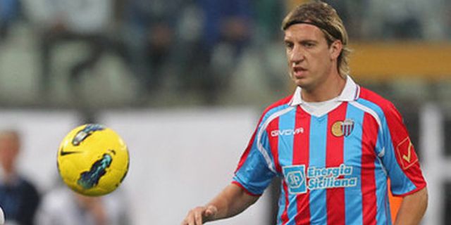 Milan Tunda Datangkan Maxi Lopez Demi Tevez Milan Tunda Datangkan Maxi Lopez Demi Tevez