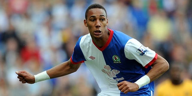 Sikut Shawcross, N'Zonzi Diskorsing Tiga Partai Sikut Shawcross, N'Zonzi Diskorsing Tiga Partai