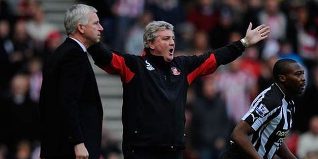 Pardew Sesalkan Pemecatan Steve Bruce Pardew Sesalkan Pemecatan Steve Bruce