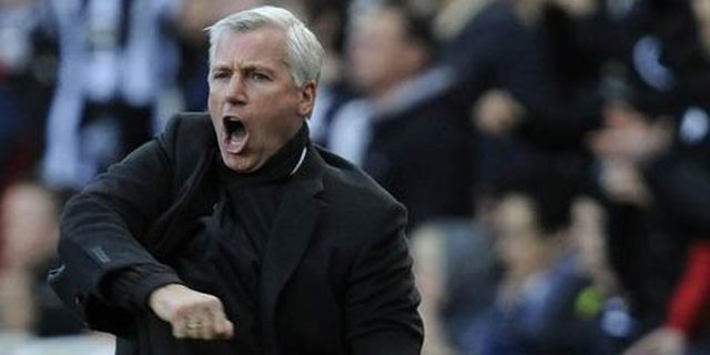 Pardew: Harusnya Luiz Dikartu Merah! Pardew: Harusnya Luiz Dikartu Merah!