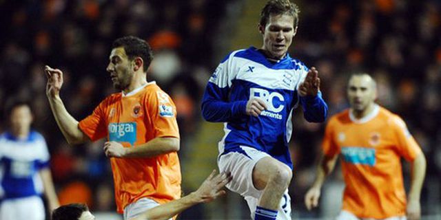 Cedera, Hleb Dipulangkan Wolfsburg ke Nou Camp Cedera, Hleb Dipulangkan Wolfsburg ke Nou Camp