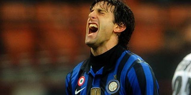 Genoa Siap Pulangkan Diego Milito Genoa Siap Pulangkan Diego Milito