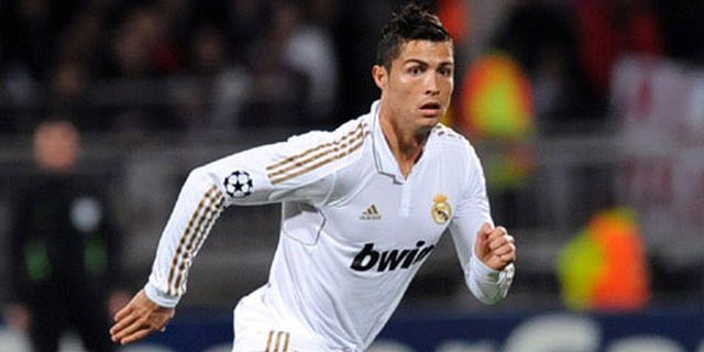 Saha: Ronaldo Lebih Komplit Dibandingkan Messi Saha: Ronaldo Lebih Komplit Dibandingkan Messi