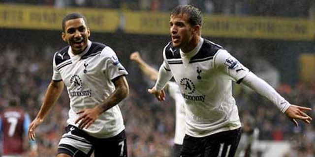 Tottenham: Van Der Vaart Cedera Serius Tottenham: Van Der Vaart Cedera Serius