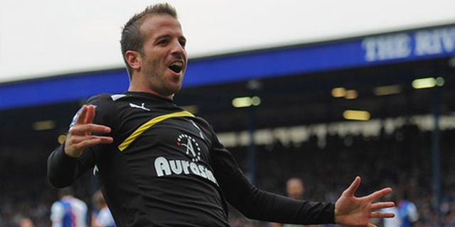 Van Der Vaart Fit, Spurs pun Ceria Van Der Vaart Fit, Spurs pun Ceria