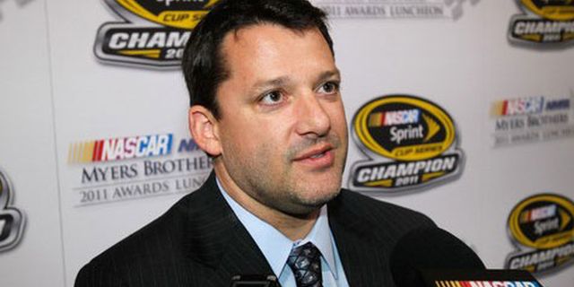 Stewart: 2011 Musim Bersejarah Bagi NASCAR Stewart: 2011 Musim Bersejarah Bagi NASCAR