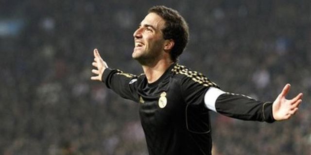 Higuain Tak Akan Tinggalkan Real Madrid Higuain Tak Akan Tinggalkan Real Madrid