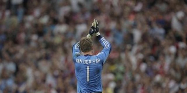 Van Der Sar Kembali Bermain?