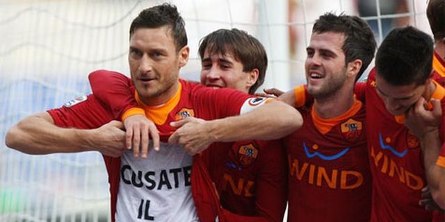 Review: Totti Pimpin Roma Bekuk Chievo Review: Totti Pimpin Roma Bekuk Chievo