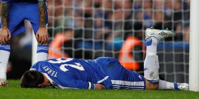 John Terry Yakin Cedera Lututnya Tak Akan Mengganggu John Terry Yakin Cedera Lututnya Tak Akan Mengganggu