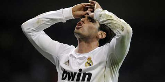 Mourinho Diamkan Kaka Selama 4 Bulan