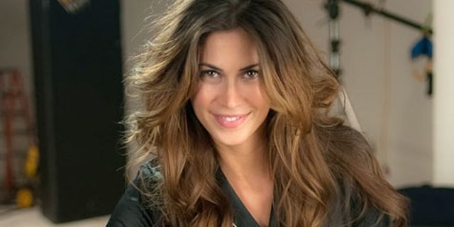 Cewek Cantik Ini Penyebab Cedera Boateng Cewek Cantik Ini Penyebab Cedera Boateng