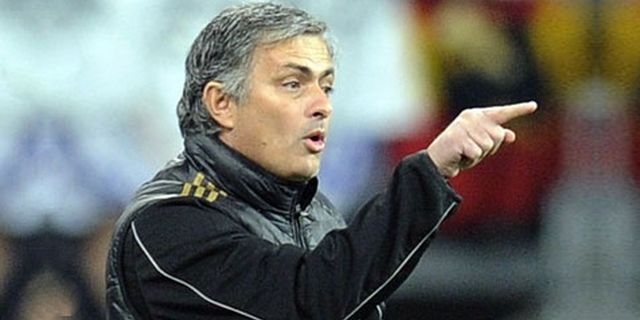 Real Pecah, Pemain Spanyol Berontak ke Mourinho Real Pecah, Pemain Spanyol Berontak ke Mourinho
