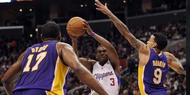 Lawan Lakers, Clippers Tetap Enggan Turunkan Chris Paul Lawan Lakers, Clippers Tetap Enggan Turunkan Chris Paul