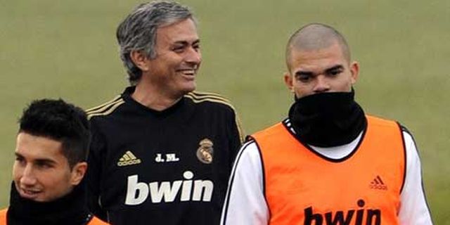 Mou Tetap Bawa Pepe ke Nou Camp Mou Tetap Bawa Pepe ke Nou Camp