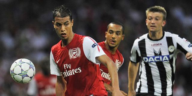 Chamakh: Rasanya Menyakitkan Dicadangkan di Arsenal