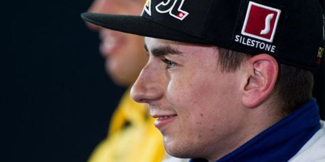 Stoner Tak Tertarik, Lorenzo dan Rossi Mendukung Stoner Tak Tertarik, Lorenzo dan Rossi Mendukung