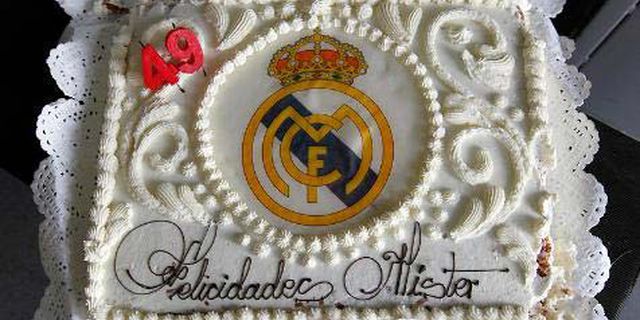 Kue Ultah Mourinho Dari Skuad Real Madrid Kue Ultah Mourinho Dari Skuad Real Madrid