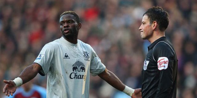 Louis Saha Menyeberang ke Tottenham Louis Saha Menyeberang ke Tottenham