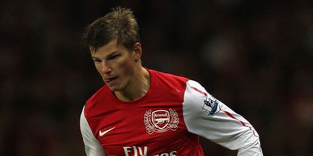 Arsenal Pertahankan Arshavin