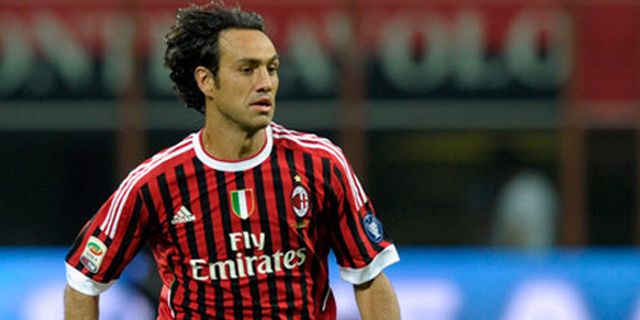 Nesta Cedera, Absen Hadapi Napoli Nesta Cedera, Absen Hadapi Napoli